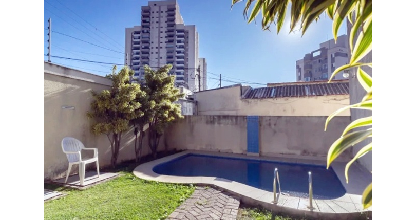 Lindo Sobrado à venda no Bairro da Vila Mangalot na Rua Jose Ataliba Ortiz 834,