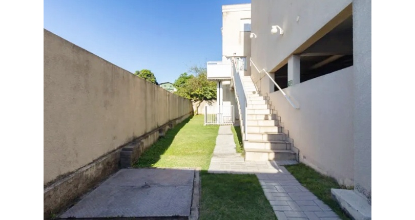 Lindo Sobrado à venda no Bairro da Vila Mangalot na Rua Jose Ataliba Ortiz 834,