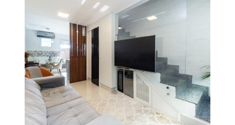 Lindo Sobrado à venda no Bairro da Vila Mangalot na Rua Jose Ataliba Ortiz 834,