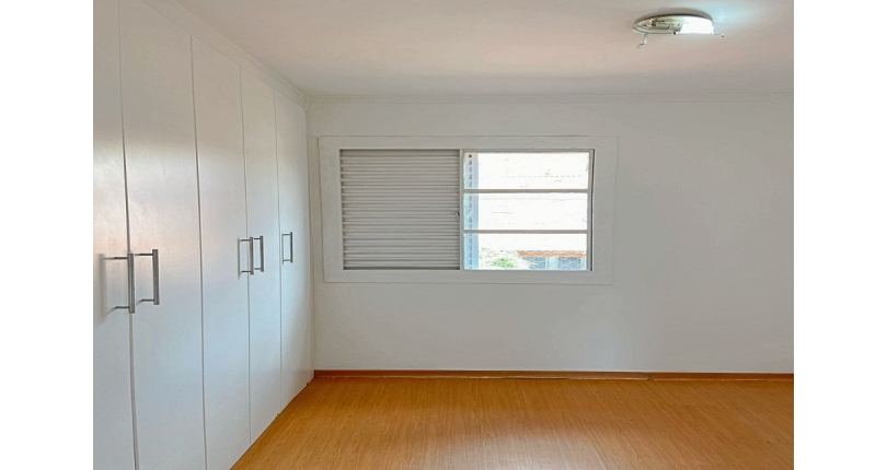 Sobrado à venda no Bairro do Jaraguá na Rua Jairo de Almeida 220