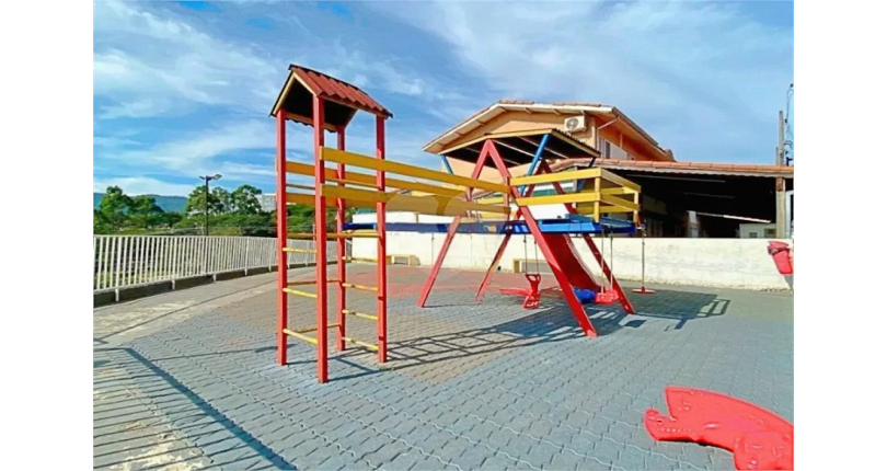 Sobrado à venda no Bairro do Jaraguá na Rua Jairo de Almeida 220