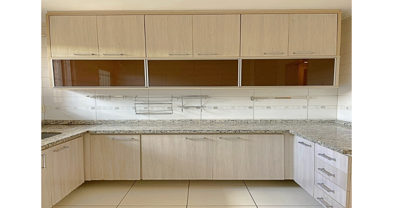 Sobrado à venda no Bairro do Jaraguá na Rua Jairo de Almeida 220