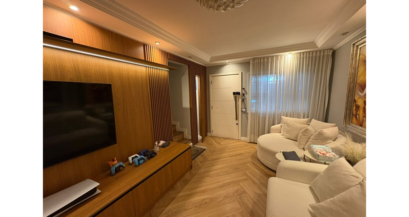 Sobrado à venda no Bairro do Conjunto Residencial Vista Verde na Rua Desembargador Plínio Novaes de Andrade