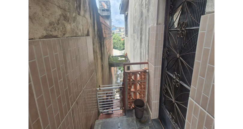 Sobrado à venda no Bairro do Jardim Marisa na Rua José Soeiro de Vaz,