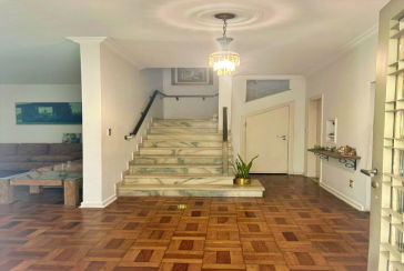 Sobrado à venda no Bairro do Jardim Paulistano na Rua Laerte Assunção,