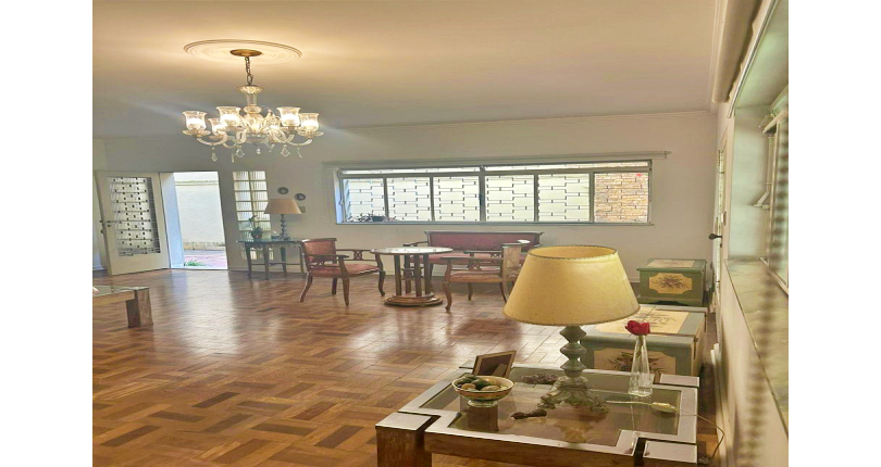 Sobrado à venda no Bairro do Jardim Paulistano na Rua Laerte Assunção,