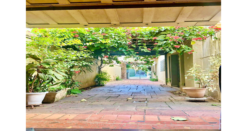 Sobrado à venda no Bairro do Jardim Paulistano na Rua Laerte Assunção,