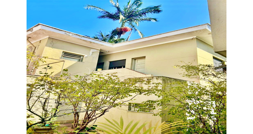 Sobrado à venda no Bairro do Jardim Paulistano na Rua Laerte Assunção,