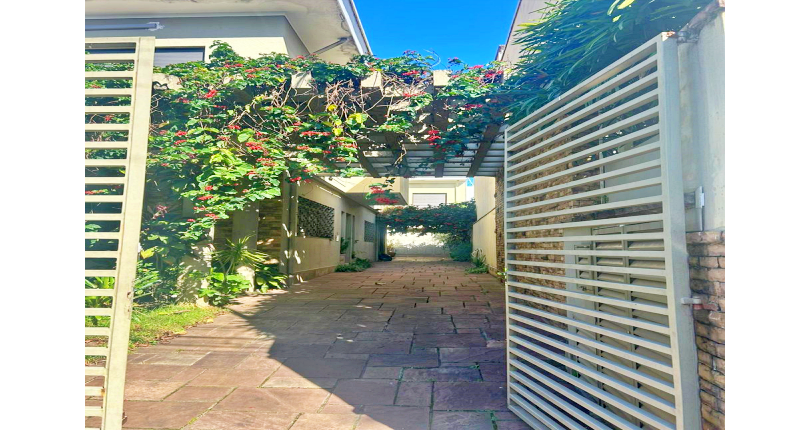 Sobrado à venda no Bairro do Jardim Paulistano na Rua Laerte Assunção,