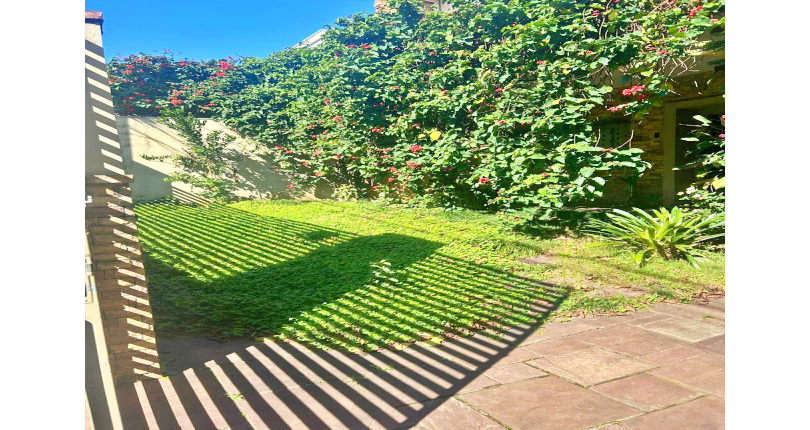 Sobrado à venda no Bairro do Jardim Paulistano na Rua Laerte Assunção,