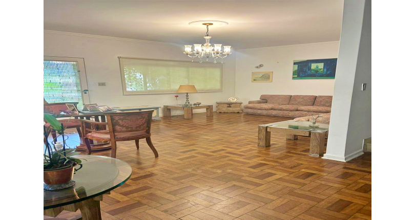 Sobrado à venda no Bairro do Jardim Paulistano na Rua Laerte Assunção,