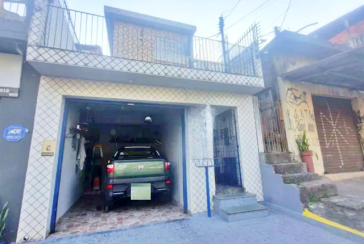 Sobrado à venda no Bairro do Jardim Mangalot na Rua General Lauro Cavalcanti de Farias 