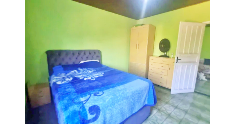 Sobrado à venda no Bairro do Jardim Mangalot na Rua General Lauro Cavalcanti de Farias 