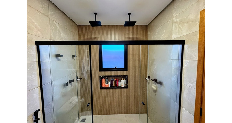 BELO Sobrado Alto Padrão à venda no Bairro do Parque São Domingos na Rua Professora Altina Maynardi de Araújo