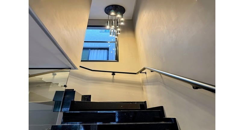 BELO Sobrado Alto Padrão à venda no Bairro do Parque São Domingos na Rua Professora Altina Maynardi de Araújo