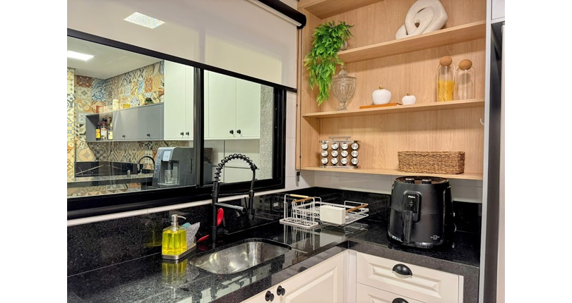 BELO Sobrado Alto Padrão à venda no Bairro do Parque São Domingos na Rua Professora Altina Maynardi de Araújo