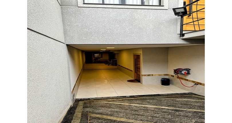 BELO Sobrado Alto Padrão à venda no Bairro do Parque São Domingos na Rua Professora Altina Maynardi de Araújo