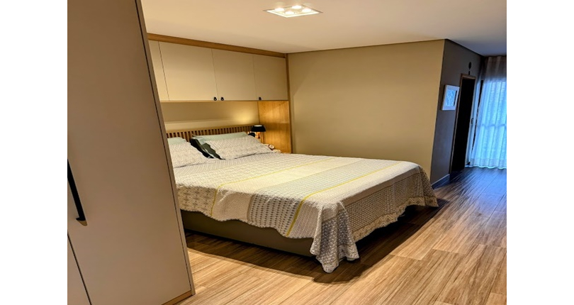 BELO Sobrado Alto Padrão à venda no Bairro do Parque São Domingos na Rua Professora Altina Maynardi de Araújo