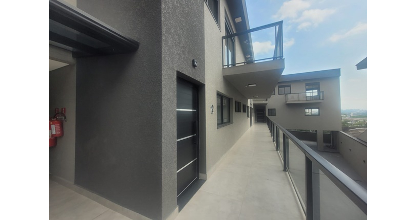 Sobrado novo à venda no Bairro do Parque São Domingos na Rua Doutor Odon Carlos de Figueiredo Ferraz 248