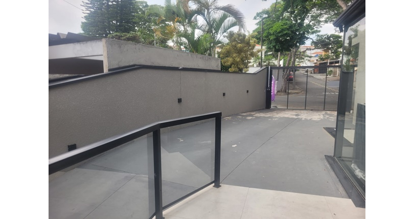 Sobrado novo à venda no Bairro do Parque São Domingos na Rua Doutor Odon Carlos de Figueiredo Ferraz 248, 