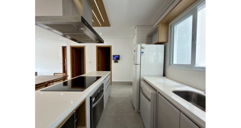 Sobrado semi novo à venda no Bairro do Parque São Domingos na Rua Antônio Carlos Pereira