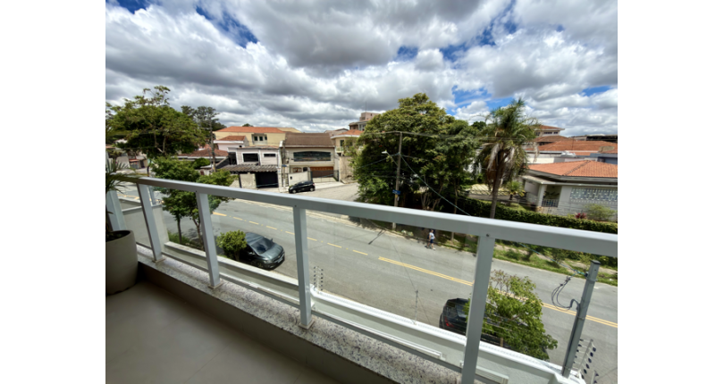 Sobrado semi novo à venda no Bairro do Parque São Domingos na Rua Antônio Carlos Pereira