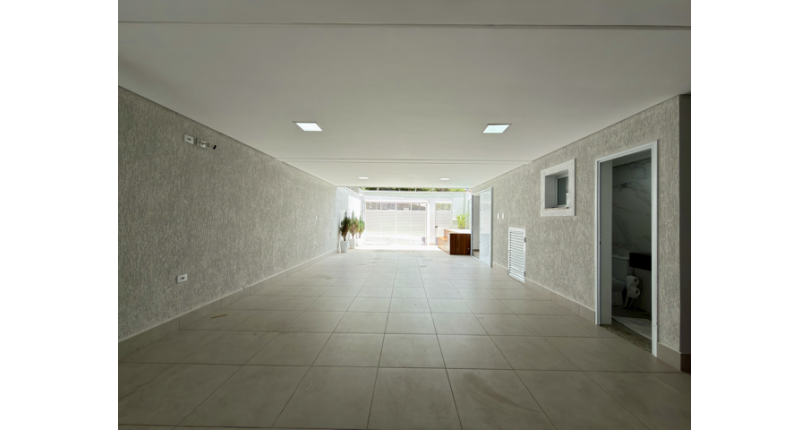 Sobrado semi novo à venda no Bairro do Parque São Domingos na Rua Antônio Carlos Pereira