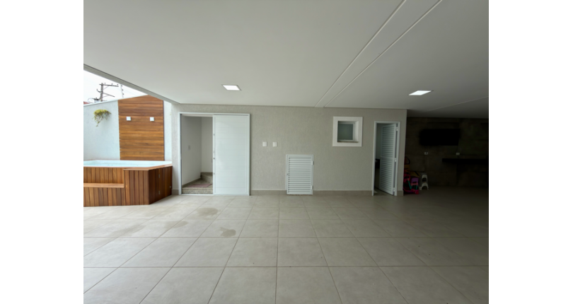 Sobrado semi novo à venda no Bairro do Parque São Domingos na Rua Antônio Carlos Pereira