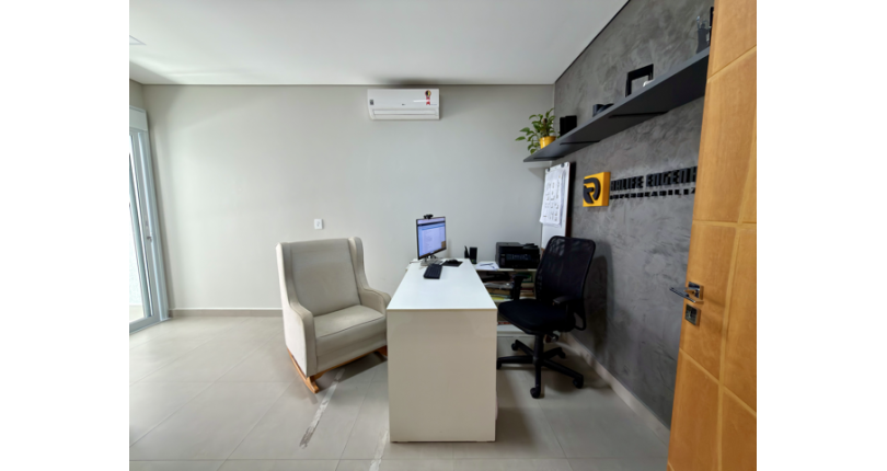 Sobrado semi novo à venda no Bairro do Parque São Domingos na Rua Antônio Carlos Pereira