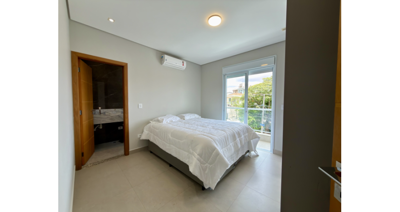 Sobrado semi novo à venda no Bairro do Parque São Domingos na Rua Antônio Carlos Pereira