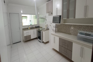  Sobrado à venda no Bairro da Vila Piauí na Rua Jacques Pilon