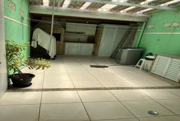  Sobrado à venda no Bairro da Vila Piauí na Rua Jacques Pilon