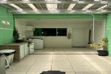  Sobrado à venda no Bairro da Vila Piauí na Rua Jacques Pilon