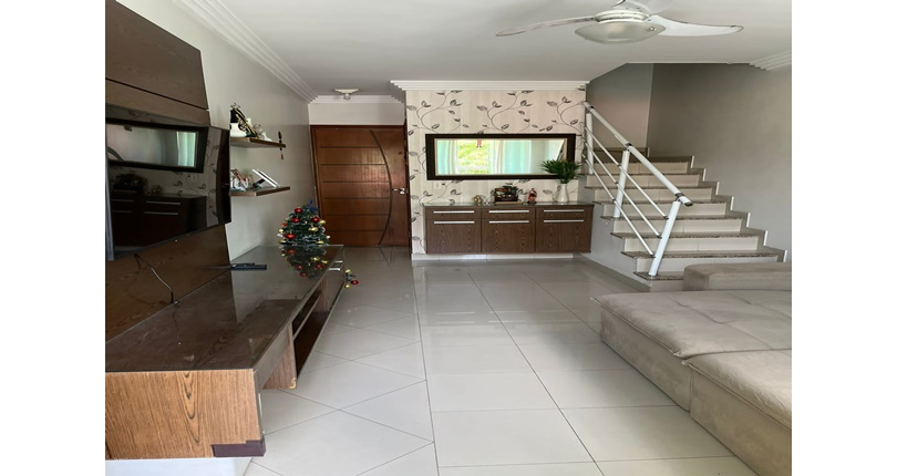  Sobrado à venda no Bairro da Vila Piauí na Rua Jacques Pilon