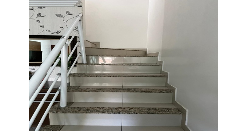  Sobrado à venda no Bairro da Vila Piauí na Rua Jacques Pilon