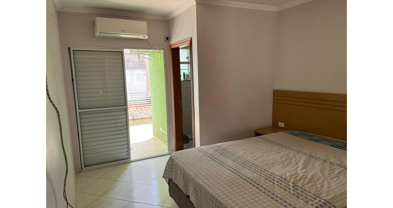  Sobrado à venda no Bairro da Vila Piauí na Rua Jacques Pilon