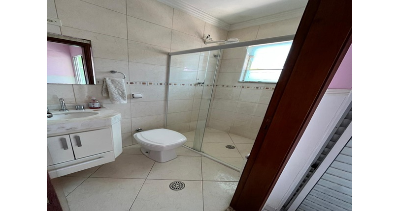  Sobrado à venda no Bairro da Vila Piauí na Rua Jacques Pilon