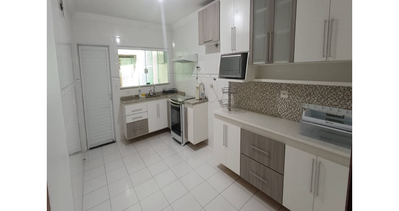  Sobrado à venda no Bairro da Vila Piauí na Rua Jacques Pilon