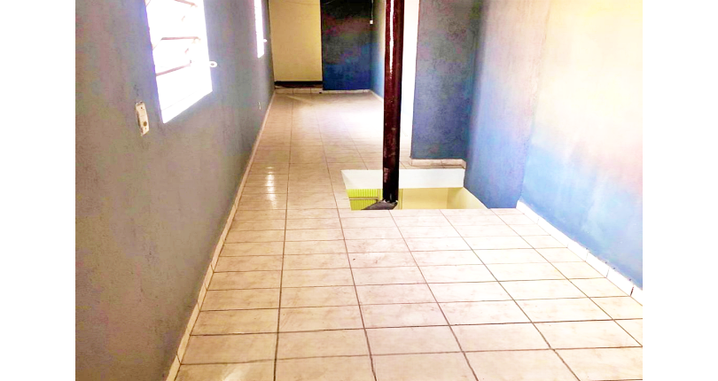 Casa assobradada à venda no Bairro do Jardim Cidade Pirituba na Rua Cracas