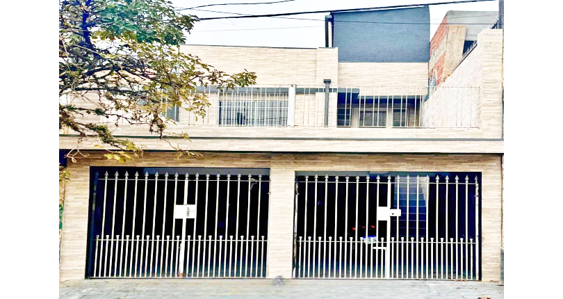 Casa assobradada à venda no Bairro do Jardim Cidade Pirituba na Rua Cracas