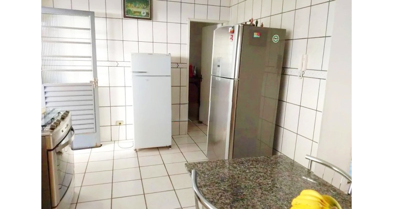 Casa assobradada à venda no Bairro do Jardim Santa Mônica 