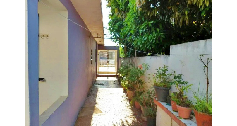 Casa assobradada à venda no Bairro do Jardim Santa Mônica 