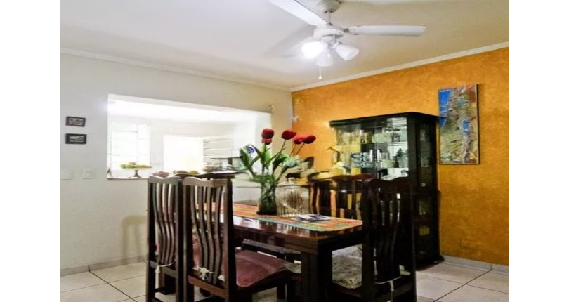 Belo Sobrado à venda no Bairro do Jardim Santo Elias na Rua Benedito da Fonseca Rondon,