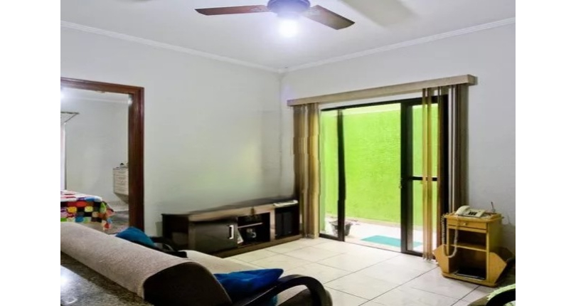 Belo Sobrado à venda no Bairro do Jardim Santo Elias na Rua Benedito da Fonseca Rondon,