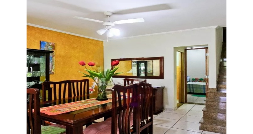 Belo Sobrado à venda no Bairro do Jardim Santo Elias na Rua Benedito da Fonseca Rondon,