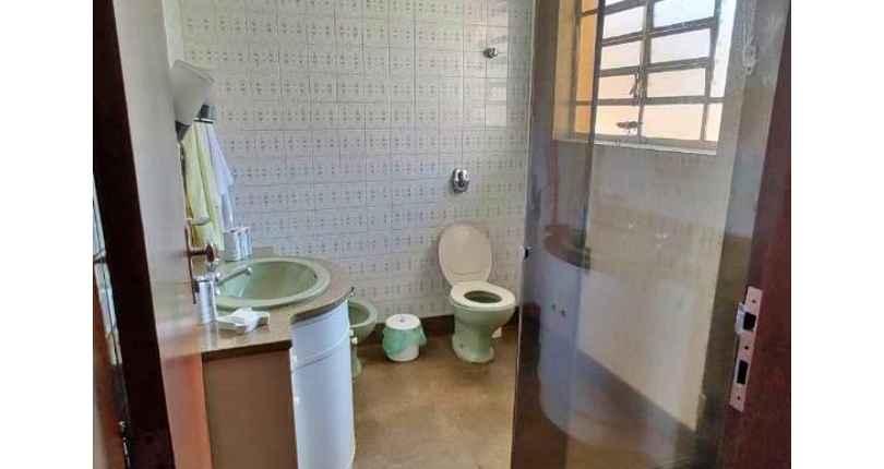  Casa térrea à venda no Bairro do Parque São Domingos na Rua Doutor Odon Carlos de Figueiredo Ferraz