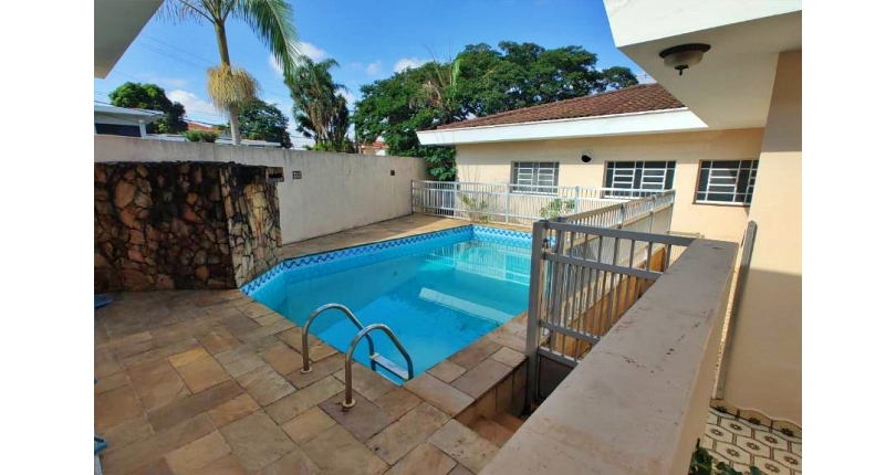  Casa térrea à venda no Bairro do Parque São Domingos na Rua Doutor Odon Carlos de Figueiredo Ferraz