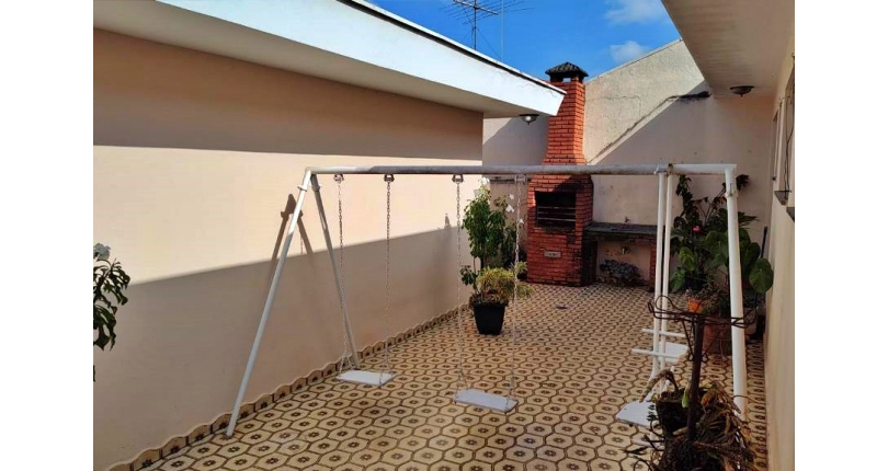  Casa térrea à venda no Bairro do Parque São Domingos na Rua Doutor Odon Carlos de Figueiredo Ferraz