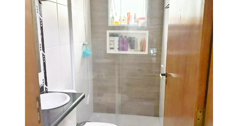 Belo Sobrado à venda no Bairro do Parque Anhangüera (São Domingos) na Rua Miguel Pereira Landim