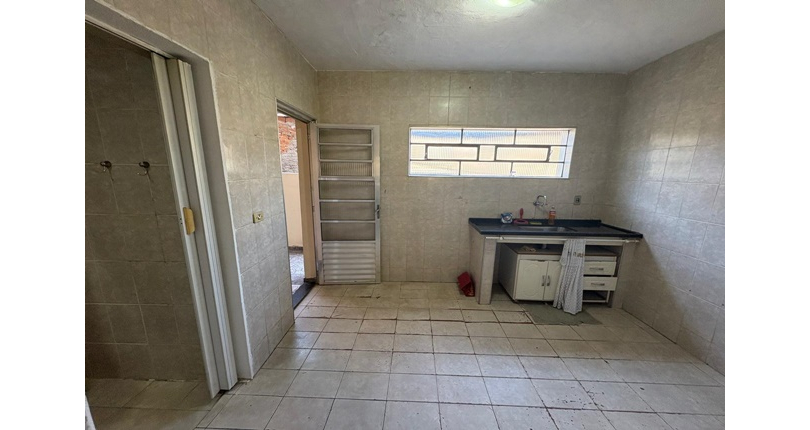 Casa à venda Travessa Júlio Bás, Vila Clarice - Imóveis à Venda